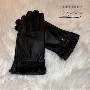 I PM Women’s Touchscreen Leather Gloves